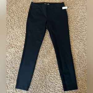 Old Navy Black Mid-rise Pixie Pants